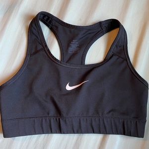 Nike - Black sports bra size S